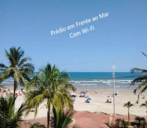 PRÉDIO EM FRENTE AO MAR